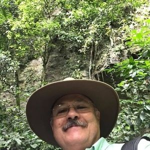Meet your Posher, Rene